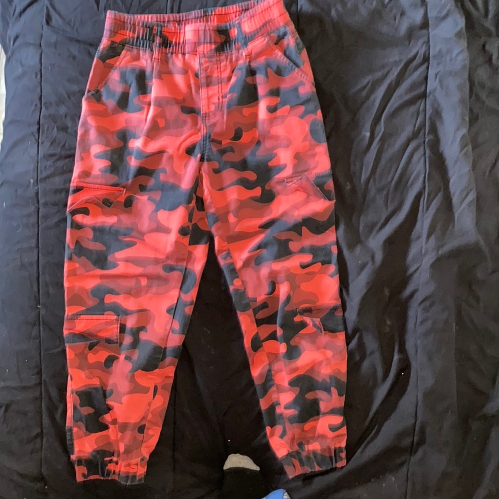 Camouflage sweats black and red